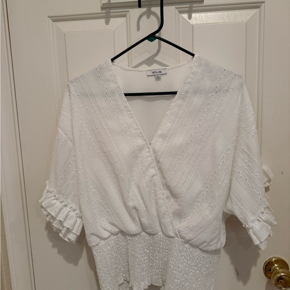 Stylish White Textured Blouse
